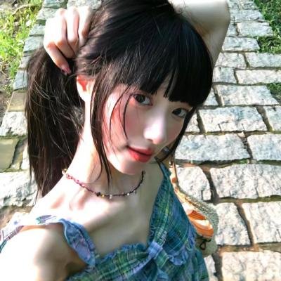 小资女孩向前冲